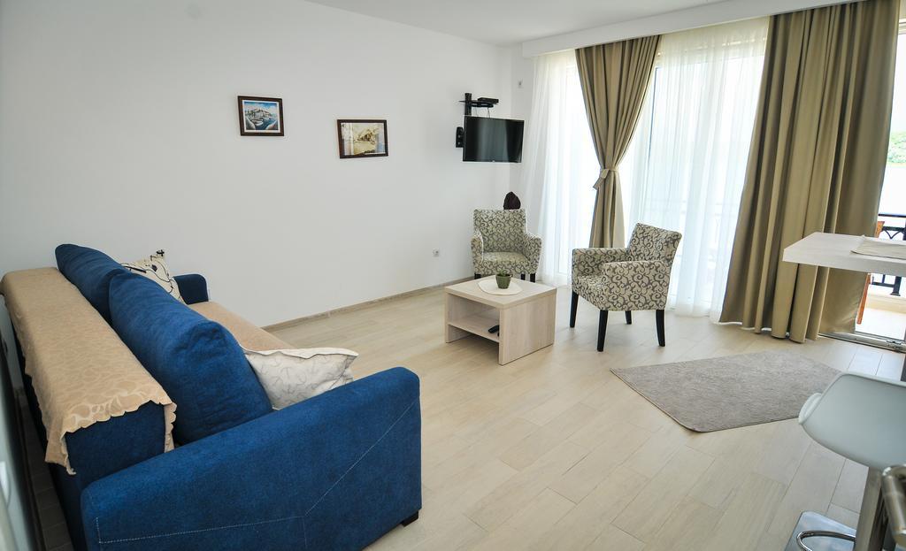 Apartments Zukovac Tivat Exterior photo