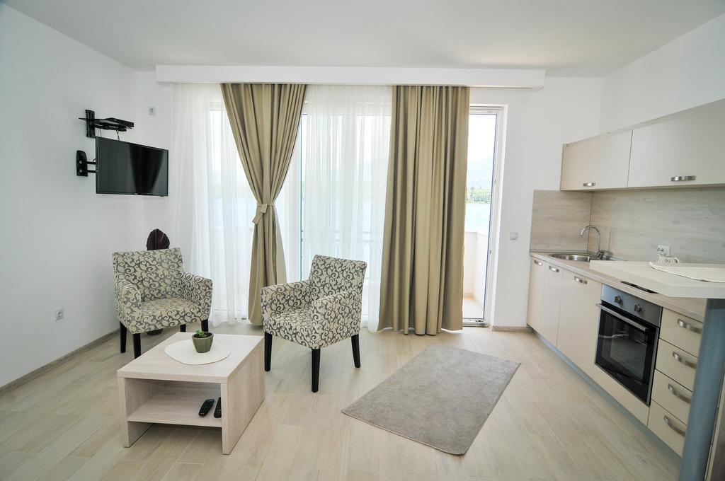 Apartments Zukovac Tivat Exterior photo